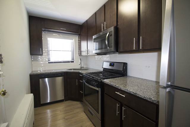 549-607 Sheridan Rd. Apartments